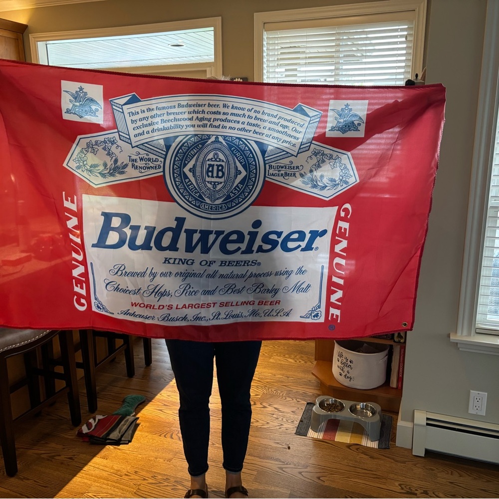 Budweiser Vintage Barrel Sign & flags